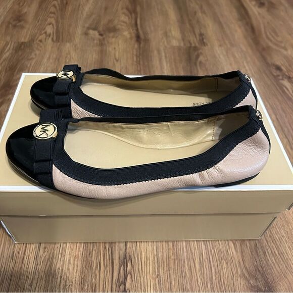 Michael Kors tan black bow ballet flats slip on shoes women’s 6 - Picture 6 of 7